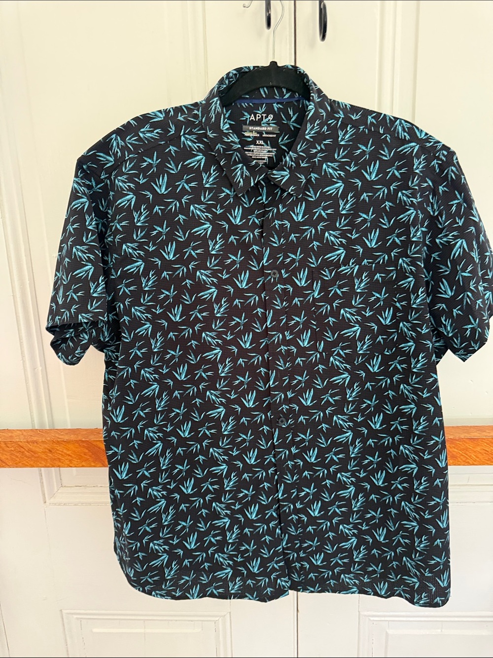 Apt. 9 Black Short-Sleeve Button-Down Shirt with Teal Leaf Print